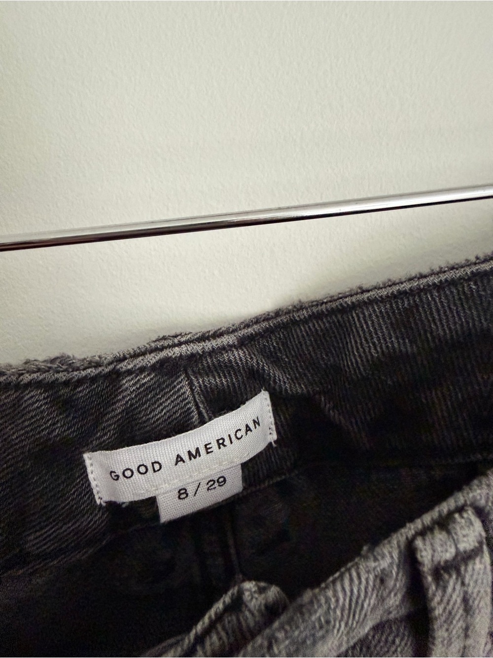 Good American Black Straight Leg Jeans | Distressed Knee | Size 8/29 - Picture 6 of 8